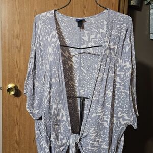 Daytrip Blue and White Patterned Kimono Top